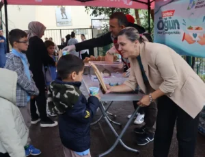 Öğrencilerin beslenmesine İzmit Belediyesi desteği sürüyor