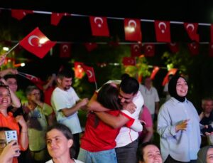 Sultanlar’ın Zaferi Derince’de Yankılandı