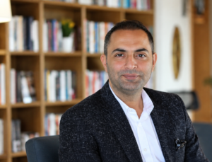 1 Milyar Euroluk Fon Soruşturması: Gazeteci ve Siyasetçiler Gözaltında
