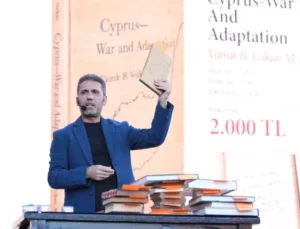16. Kocaeli Kitap Fuarı’nda müzayede heyecanı: 45 nadide eser açık artırmaya çıktı!