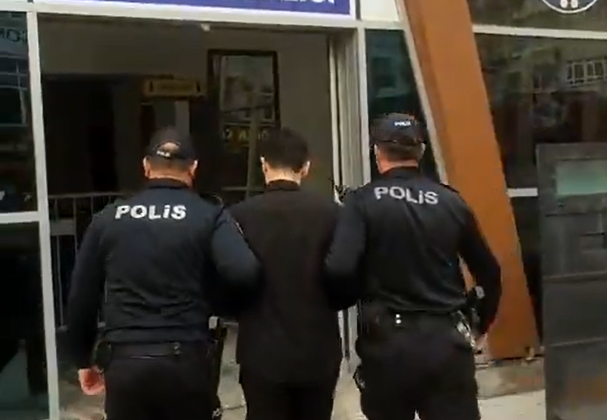 25 Yıl 7 Ay Kesinleşmiş Hapis Cezası Bulunan Firari İzmit’te Yakalandı
