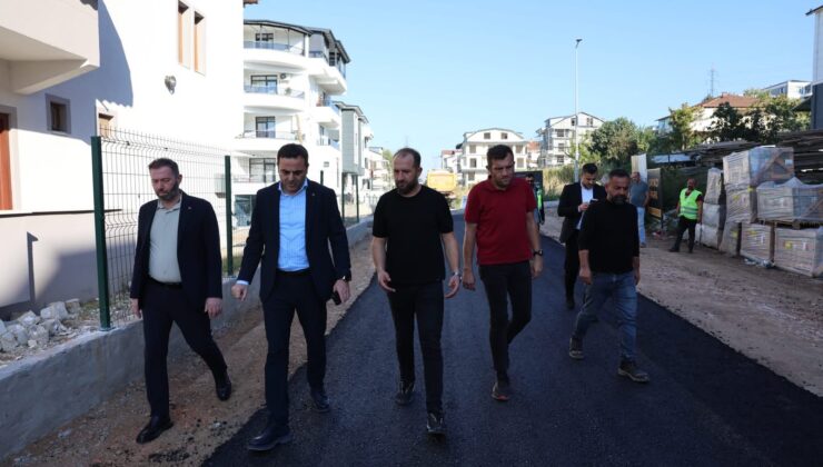Başiskele’de Asfalt Mesaisi! Özlü ve Başyiğit Yeşilyurt’ta Sahaya İndi