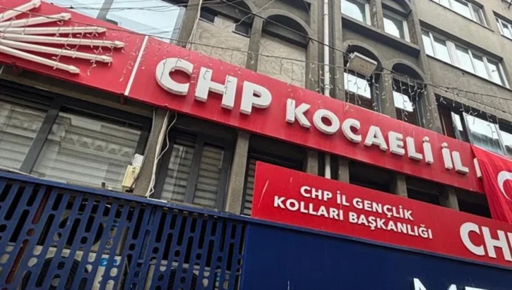 CHP Kocaeli’den 103 yeni üyeye rozet töreni