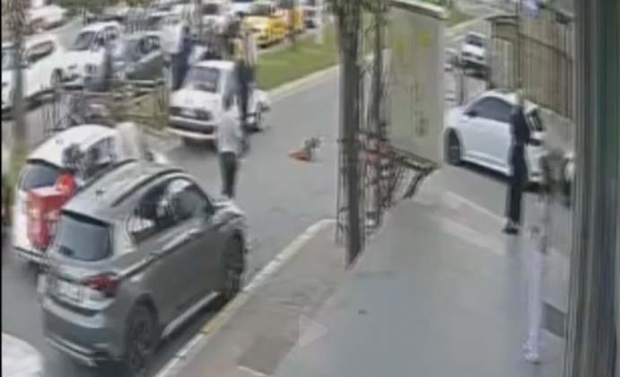 Çayırova’da Otomobilin Çarptığı Çocuk Yaralandı: Kaza anı Kamerada