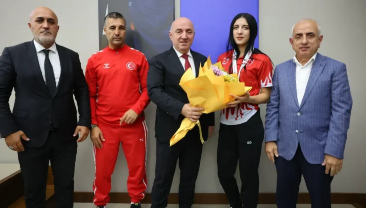 Darıcalı Ezel Nur Karalar dünya şampiyonu oldu!