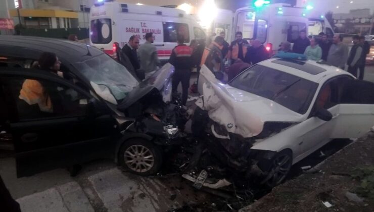 Gebze’de İki Otomobil Çarpıştı: 1’i Ağır, 4 Yaralı