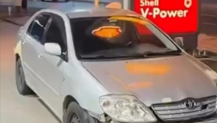 Gebze’de kavşakta iki otomobil çarpıştı: 3 yaralı