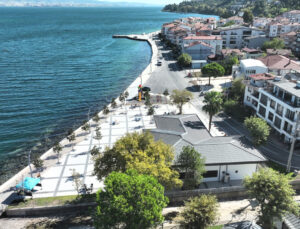 Gölcük Ulaşlı Sahili Yeni Görünümüne Kavuştu! 460 Metrelik Dalga Kırıcı Tamamlandı