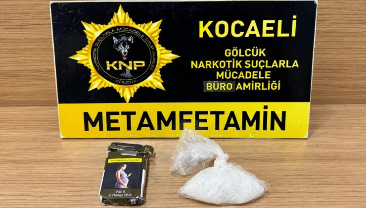 Gölcük’te narkotik operasyonu: 2 şüpheli yakalandı, 46 gram metamfetamin ele geçirildi
