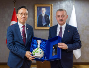 Güney Kore Başkonsolosu Taeyoung Park, Başkan Büyükakın’ı Ziyaret Etti