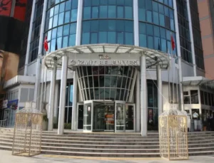 İzmit Belediyesi’nde tutuklanan müdürün yerine yeni görevlendirme