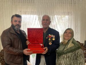 İzmit Belediyesi’nden Kıbrıs Gazilerine vefa ziyareti