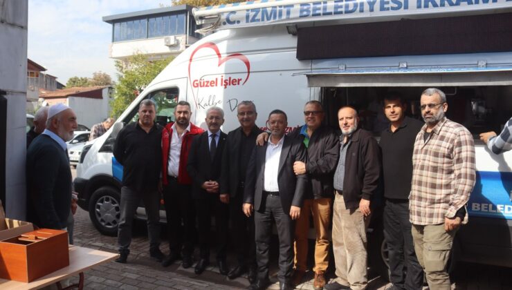 İzmit Belediyesi’nin bu haftaki ikram durağı 42 Evler Camii oldu