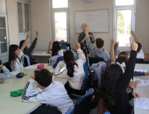 İzmit’te 450 Öğrenciye Ücretsiz LGS Hazırlık Desteği