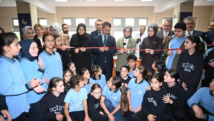 İzmit’te öğrencilerin kitaplarla buluşacağı yeni kütüphane açıldı