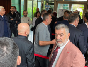 KSO seçimlerinde gergin anlar: Salon boşaltıldı, önlemler artırıldı