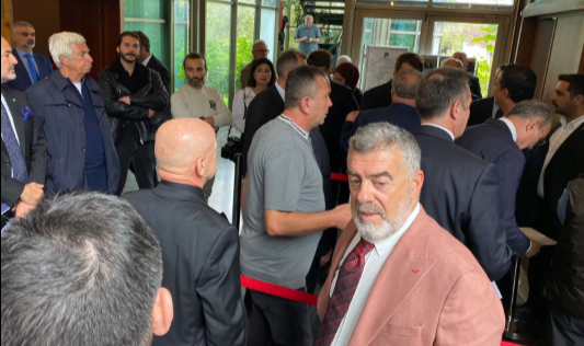 KSO seçimlerinde gergin anlar: Salon boşaltıldı, önlemler artırıldı