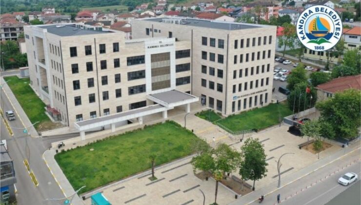 Kandıra Belediyesi’nden üniversite öğrencilerine 15 bin TL destek