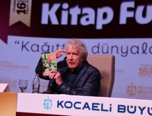 Kocaeli Kitap Fuarı’na damga vurdu! Dünyaca ünlü yazar küresel düzeni eleştirdi