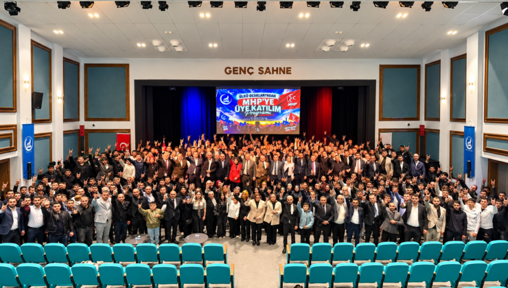 Kocaeli’de 300 Gencin MHP Üyeliği Törenle Taçlandı