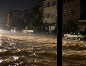 Kocaeli’de Sağanak Geceyi Kabusa Çevirdi!