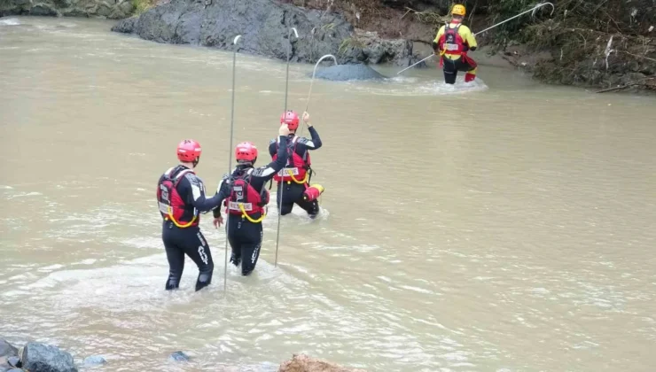 Kocaeli’de Selde Kaybolan 2 Kişiden Biri Ölü Bulundu!