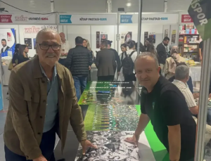 Kocaelispor efsanesi Kamil Öztezer’den 46 yıl sonra anlamlı imza!