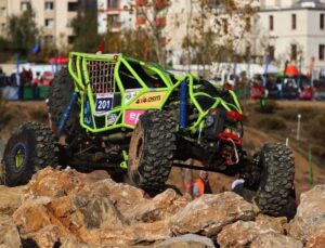 Offroad Heyecanı Kandıra’ya Taşınıyor: Dev Araçlar Pembe Kayalıklar’da Yarışacak