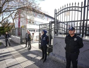 Okullarda Yeni Güvenlik Dönemi: Polis ve Jandarma İçin Yarım Saat Kuralı