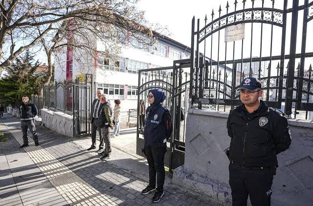 Okullarda Yeni Güvenlik Dönemi: Polis ve Jandarma İçin Yarım Saat Kuralı