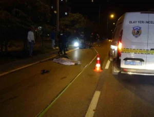 Otomobil ile motosiklet kafa kafaya çarpıştı: 1 ölü