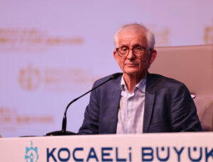 Roger Crowley Kocaeli’de konuştu: “Tarih bizi biz yapan şeydir”