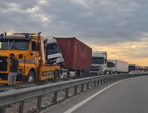 TEM Otoyolu’nda Maddi Hasarlı Kaza