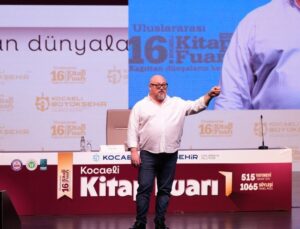 Tuna Tüner Kocaeli Kitap Fuarı’nda ilişkilere dair dikkat çeken mesajlar verdi