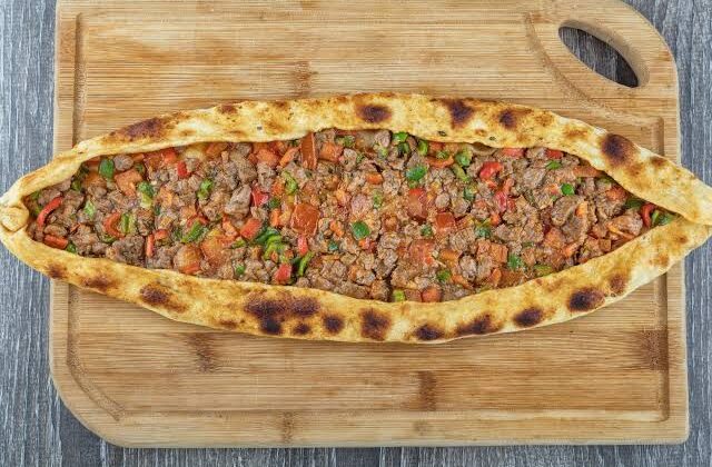 Ünlü pidecinin dana etinden bakın ne çıktı!